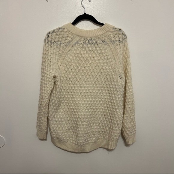 H&M • Cream Crew Neck Sweater - Picture 4 of 4
